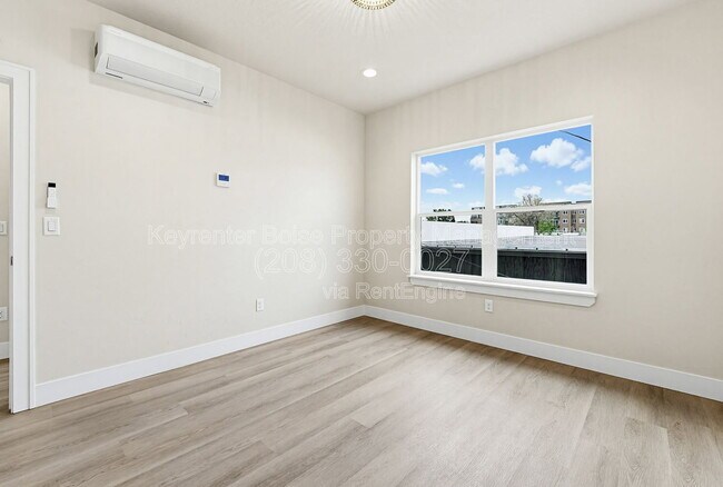 Building Photo - 4326 Greentrail