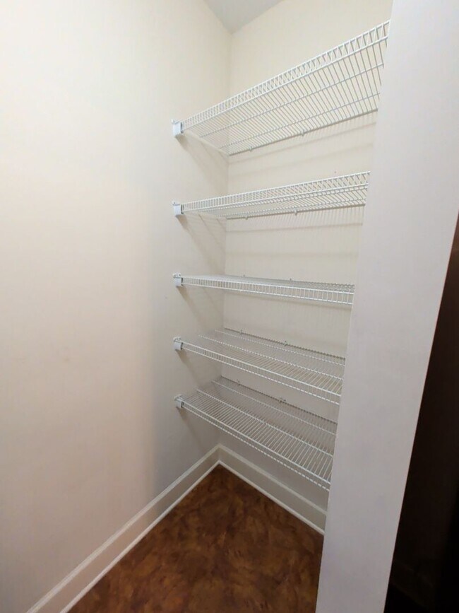 Building Photo - 2-Bed/2-Bath condo in Lenox Village.