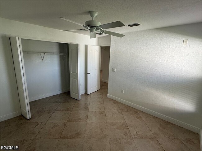 Building Photo - 1306 SW 35th Terrace