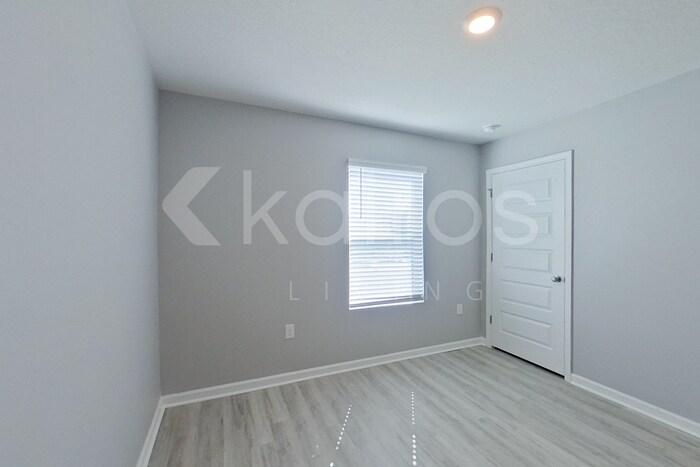 Building Photo - 4660 Malay Cir