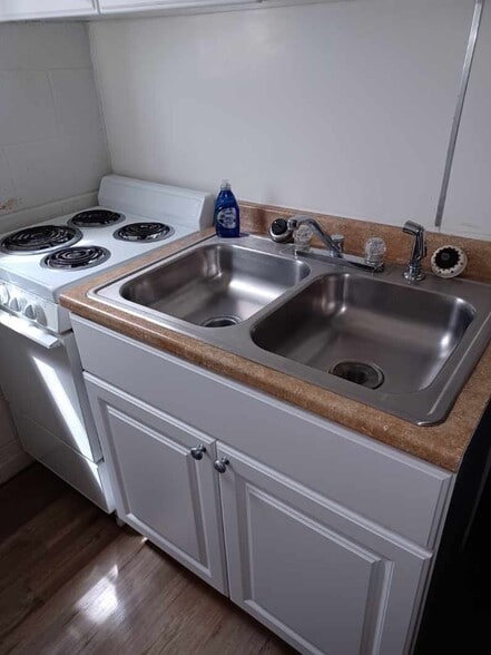 Building Photo - 518 11th St