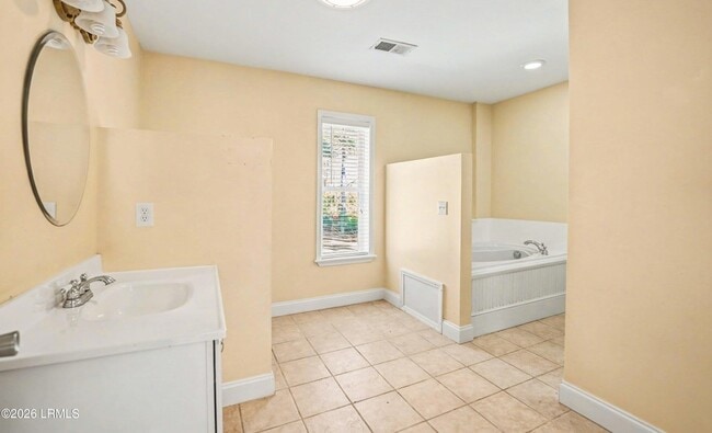 Building Photo - 1812 Dolphin Row Dr