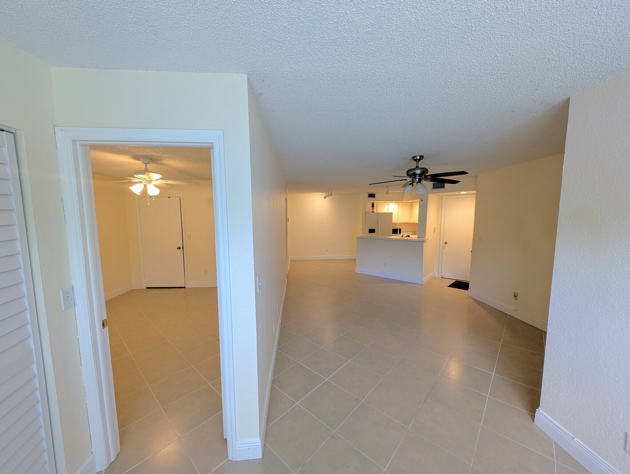 Building Photo - 437 Vista Isles Dr
