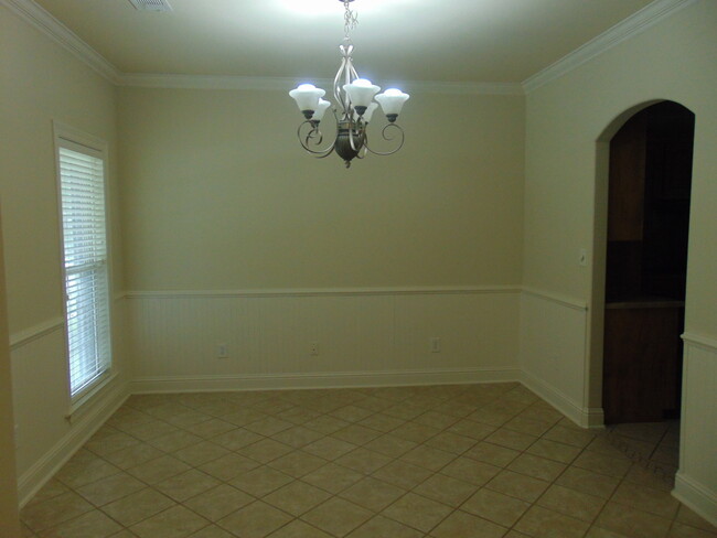 Building Photo - Millbrook Rental