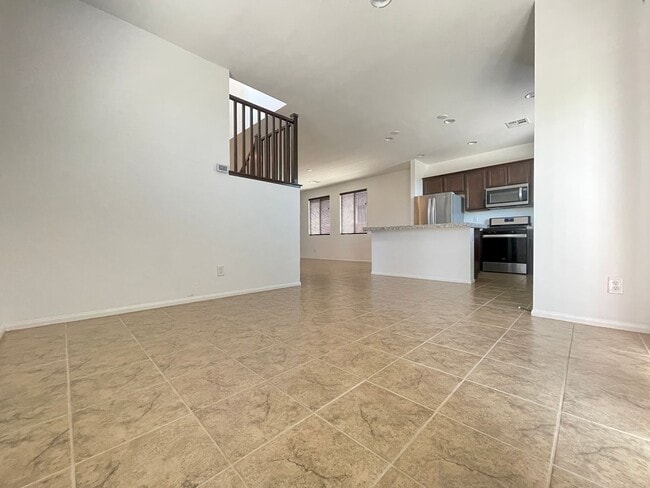 Building Photo - Amazing 3 bedroom in master planned commun...
