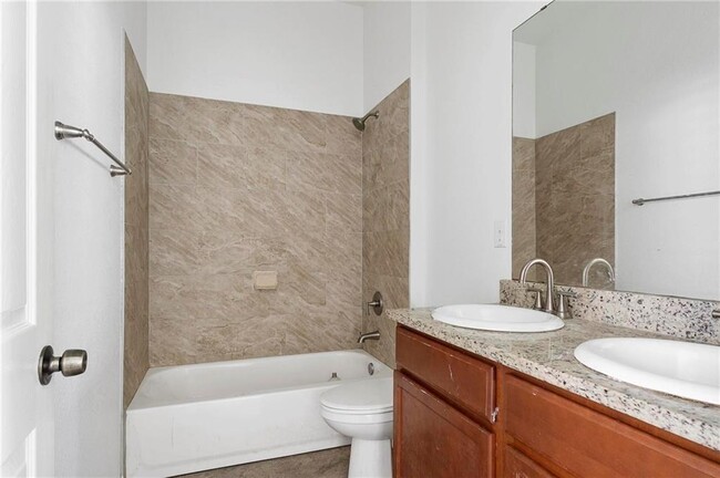 Building Photo - 1310 Hausman Dr