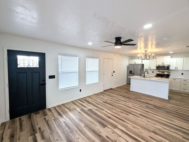 Building Photo - 140 Chisum Dr