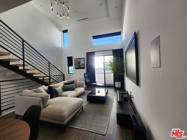 Building Photo - 11314 W Raitt Ln