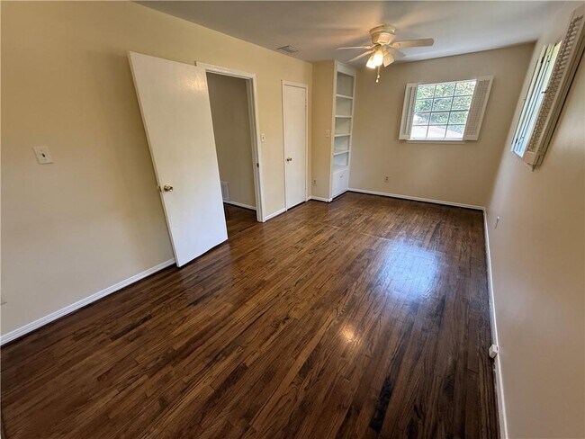 Building Photo - 3512 Shadowwood Ct