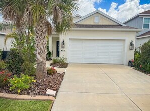 Building Photo - Nearly new 3 bedroom 2 bath home with an a...