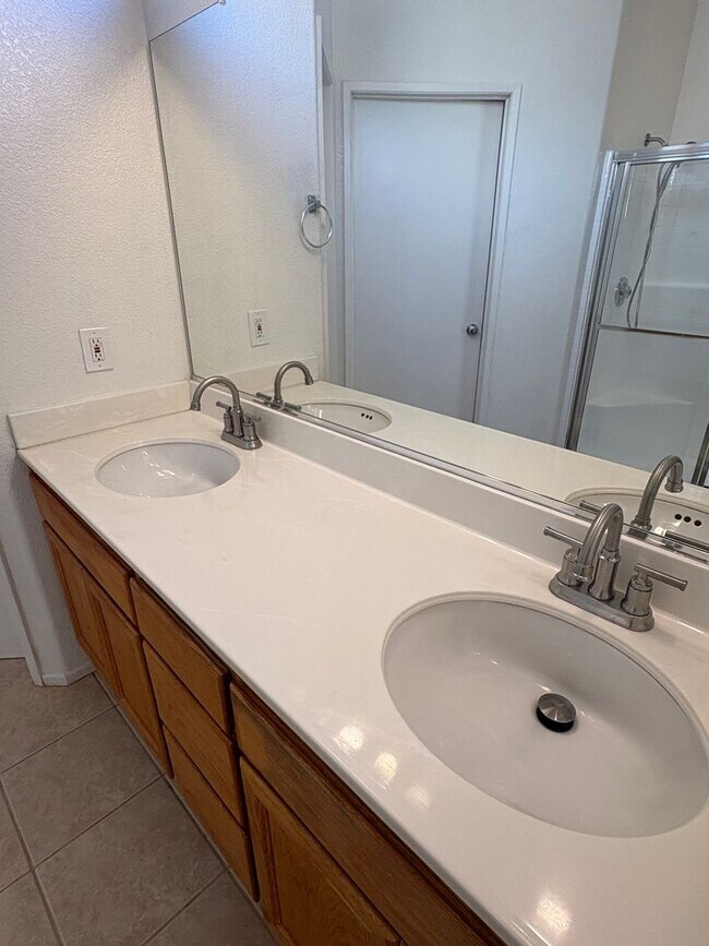 Building Photo - Beautiful Horsethief Canyon Ranch Home located in Corona