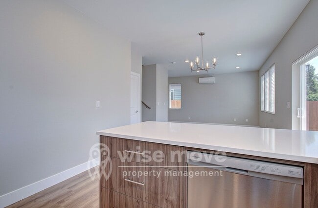 Building Photo - Garrison Square 3 bedroom- Brand New!