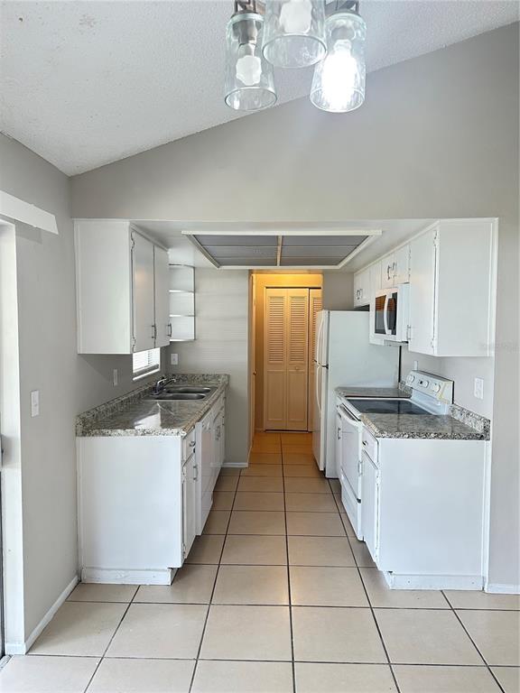 Building Photo - 2416 Alister Ct