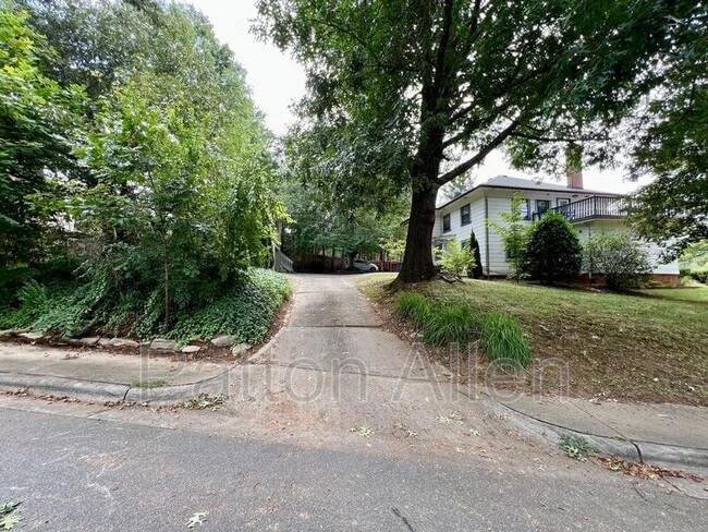 Building Photo - 105 Edwin Pl