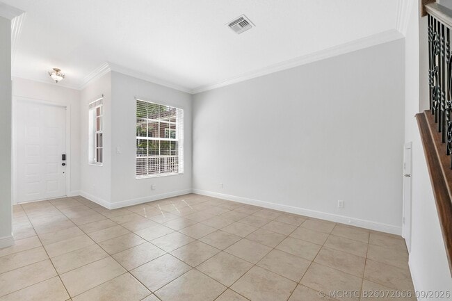 Building Photo - 3505 Lakeside Dr