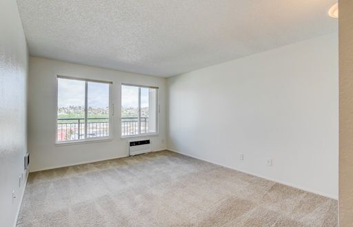 Building Photo - Queen Anne View Condo!!! Open House Saturday June 13th 4:00-5:00