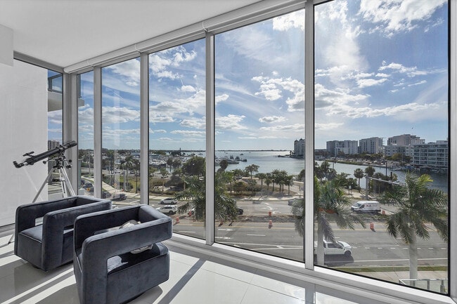 Building Photo - 1155 N Gulfstream Ave