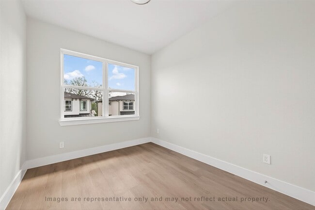 Building Photo - 10719 Mason Rd