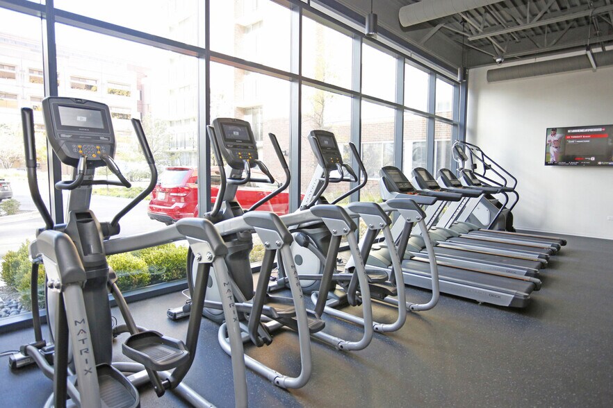 Building Photo - 901 S Ashland Ave