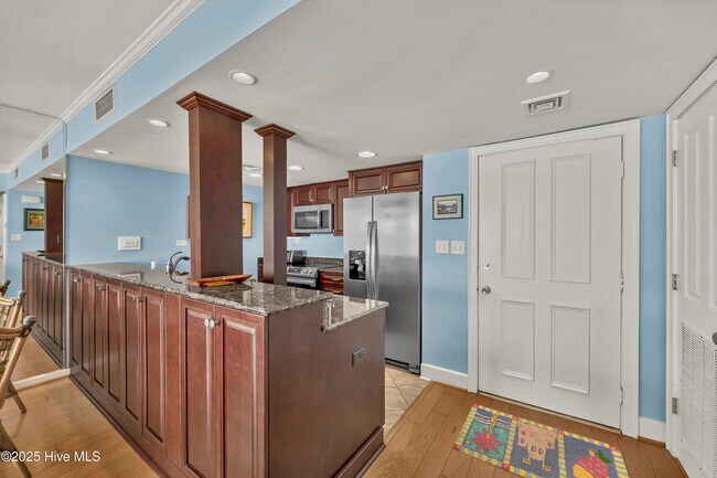 Building Photo - 322 Causeway Dr