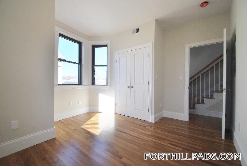 Building Photo - 145 Marcella St