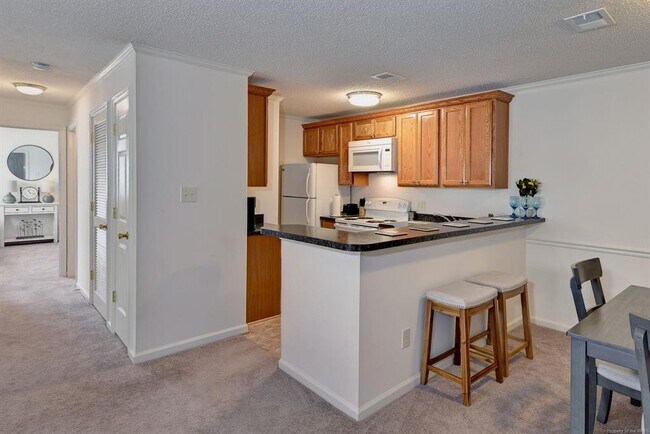 Building Photo - 109 Stratford Dr