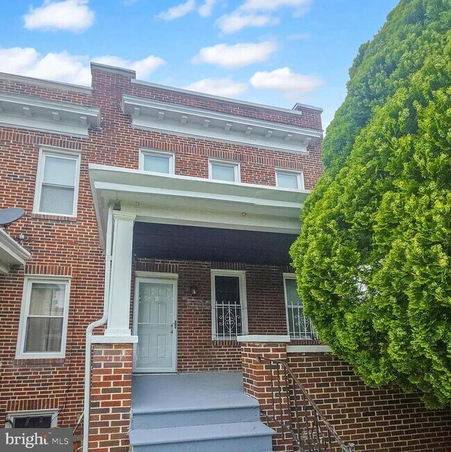 Building Photo - 3200 Normount Ave