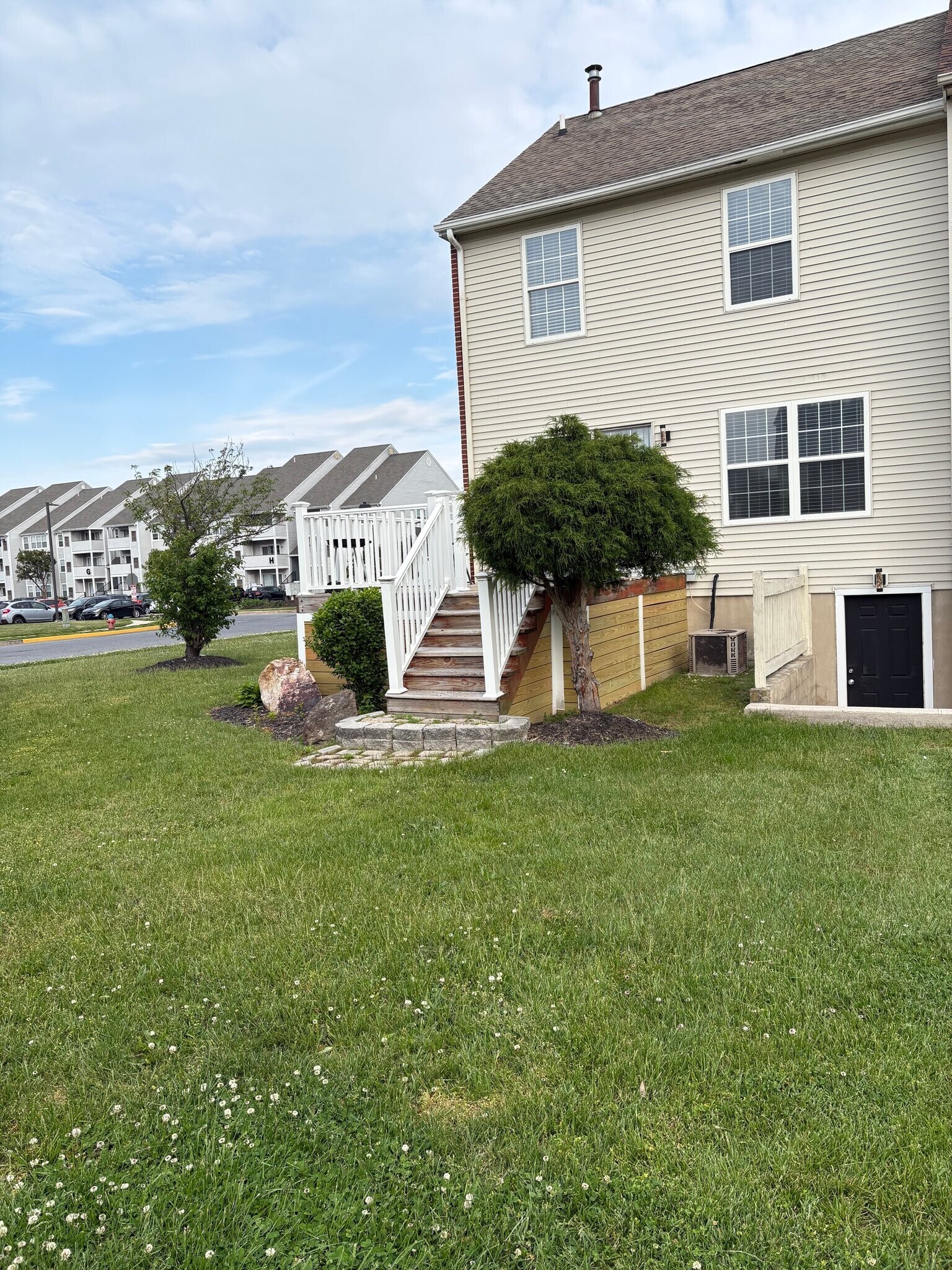 Building Photo - 2 Fair Wind Pl
