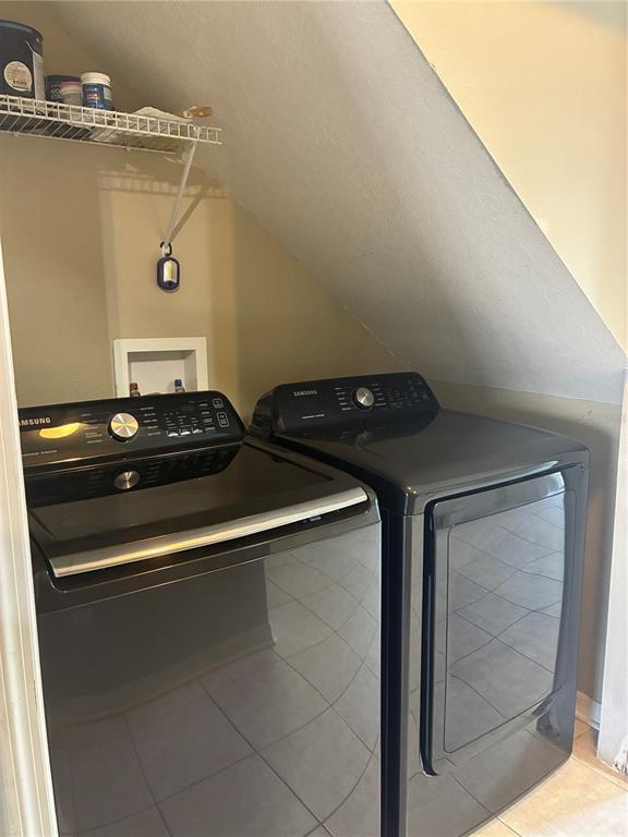 Building Photo - 1110 Sleepy Oak Dr