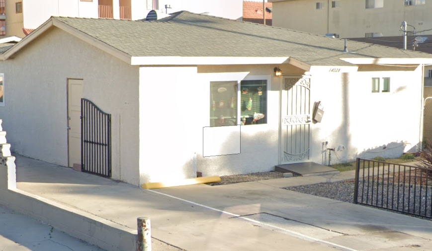 Building Photo - 14028 Doty Ave