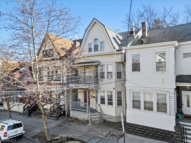 Building Photo - 512 Union Ave