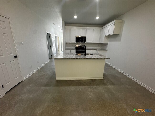 Building Photo - 209 Elbert Ln
