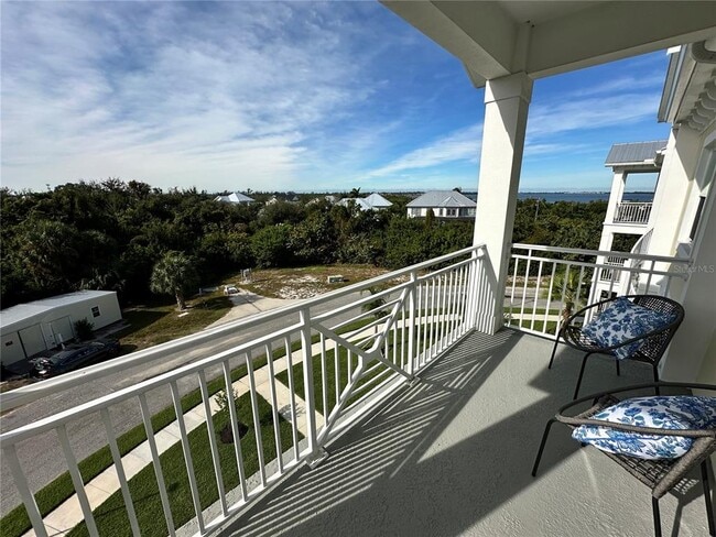 Building Photo - 303 79th St W