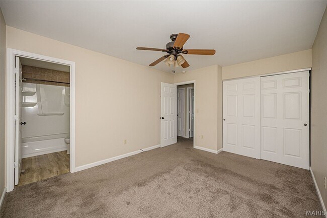 Building Photo - 2941 Park Valley Dr