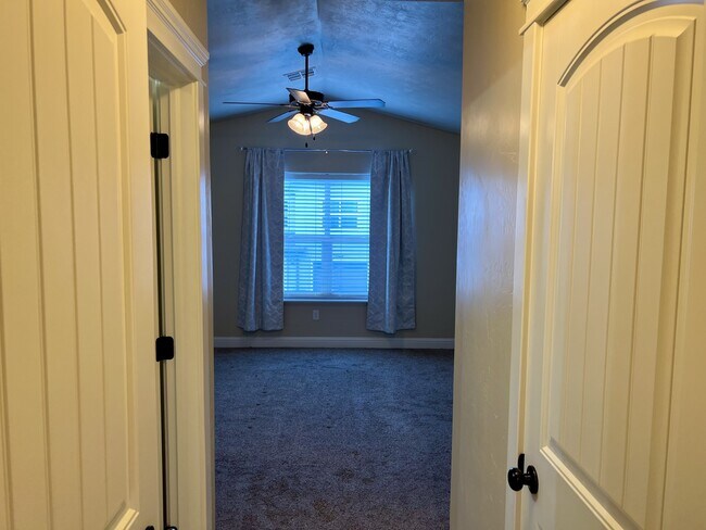 Building Photo - 3609 Autumn Colors Dr