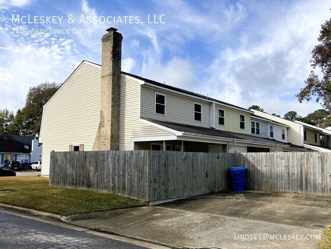 Building Photo - Washington Square Townhouses