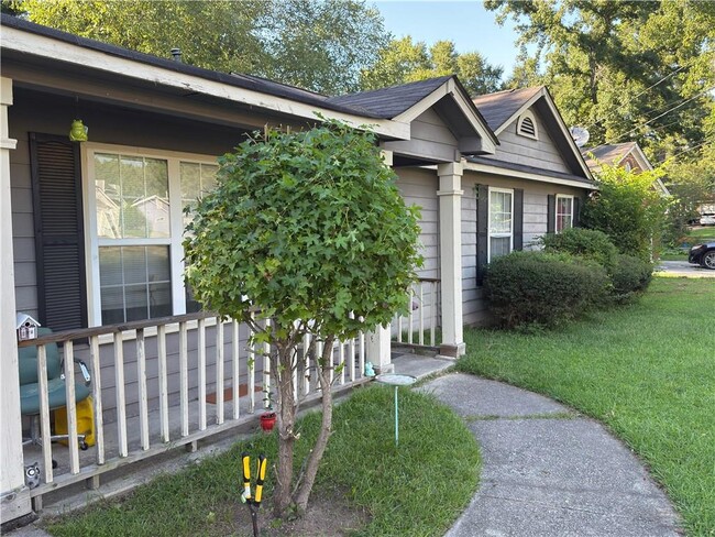 Building Photo - 6560 Emerald Pointe Cir
