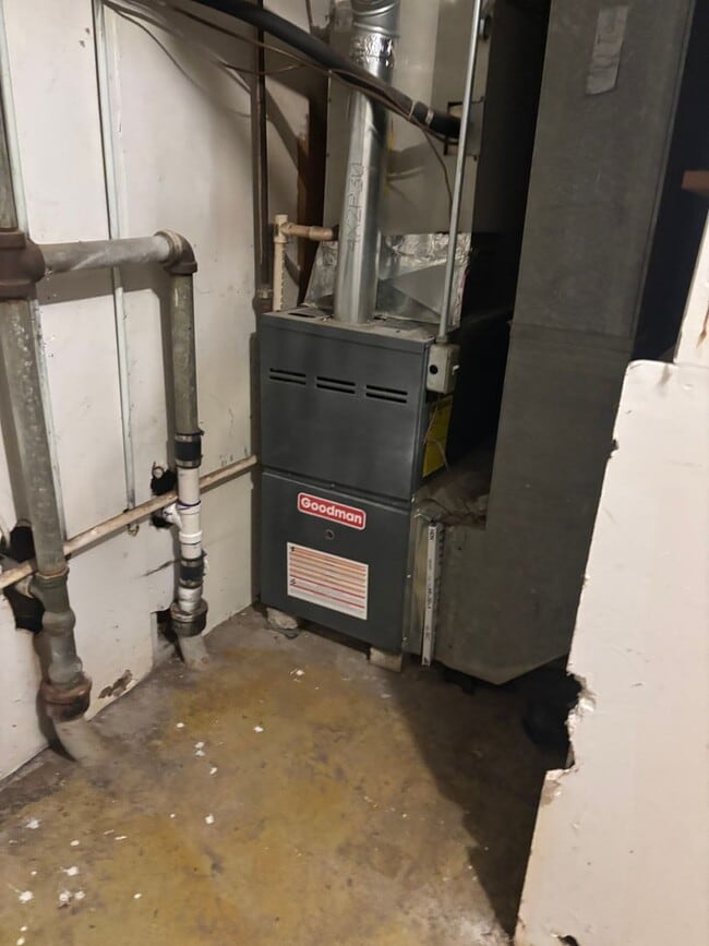 Building Photo - 3 Bedroom 1.5 Bath Home for rent