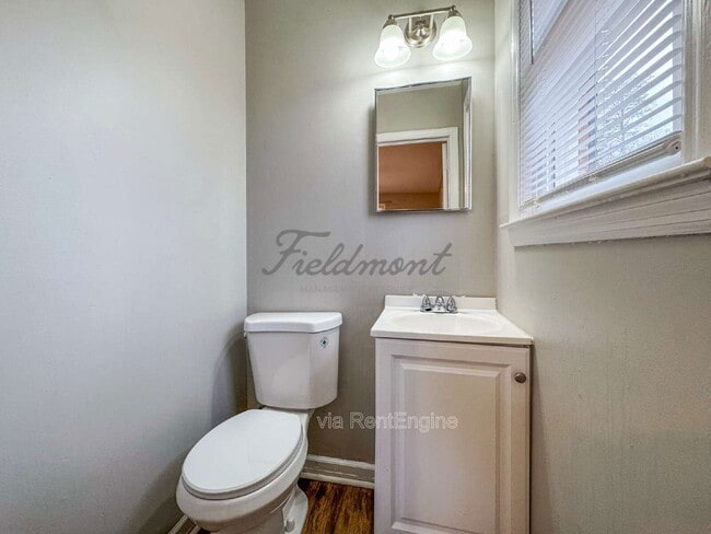 Building Photo - 111 S Buckhorn Rd