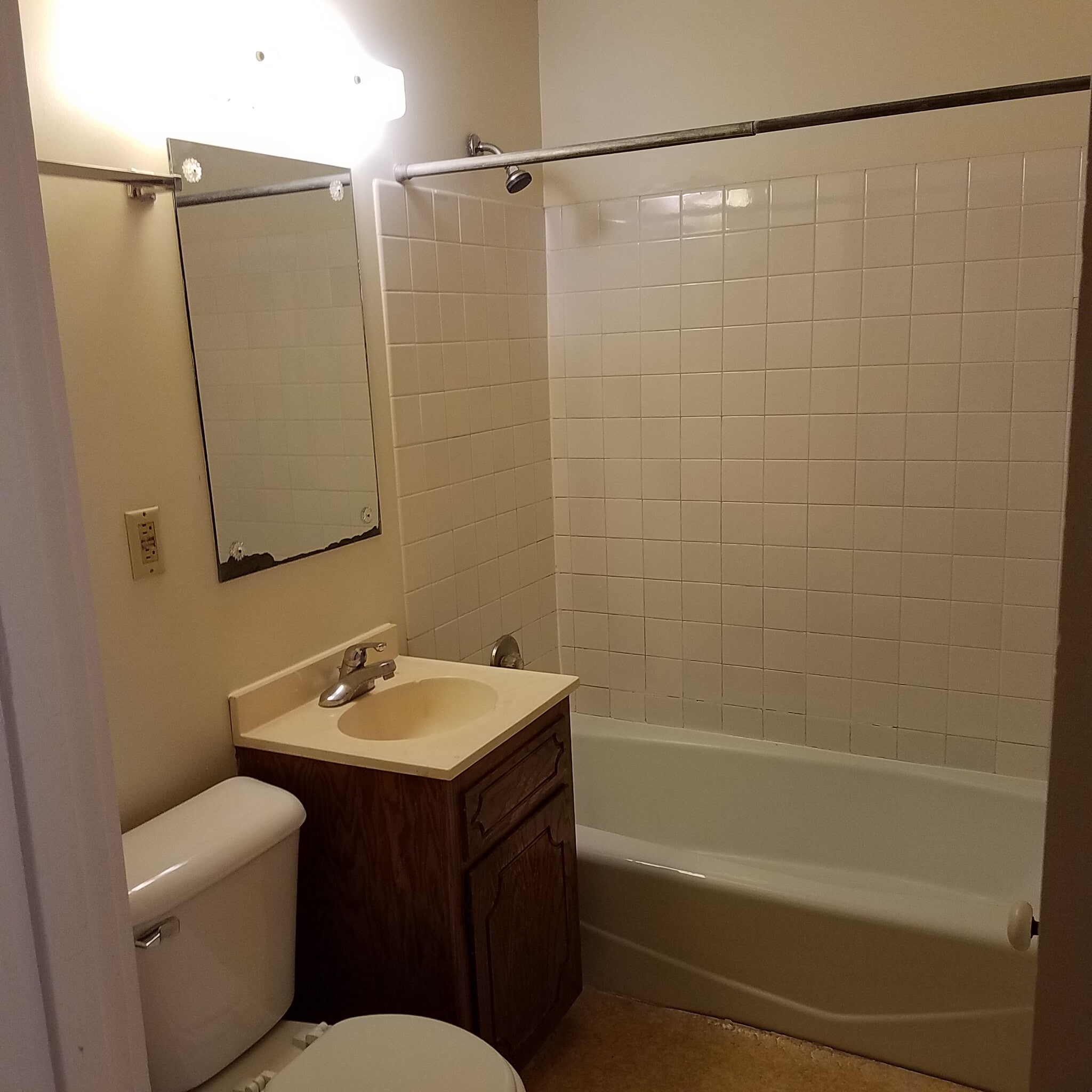 Building Photo - 93 N Milton St N