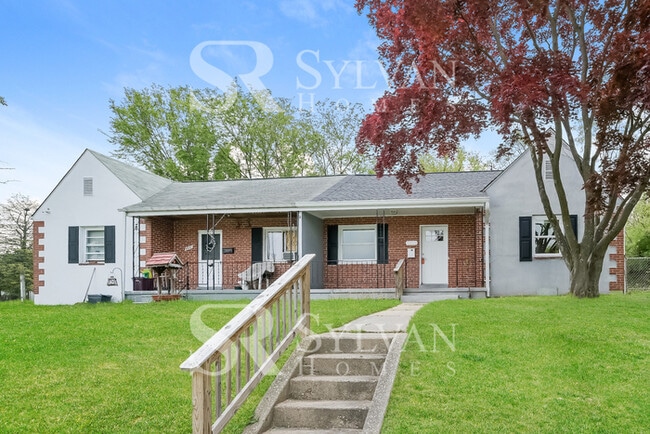 Building Photo - Charming 3BR 2BA home