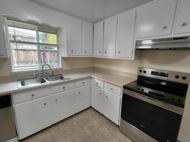 Building Photo - 8779 W 63rd Pl