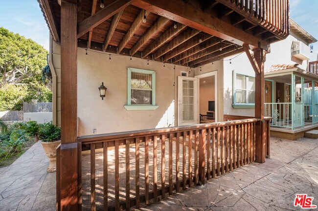 Building Photo - 1024 Maple St