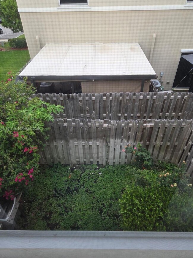 Building Photo - 540 NE 5th Terrace