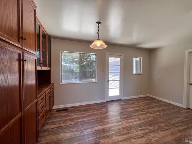 Building Photo - 2109 Montecito Ave
