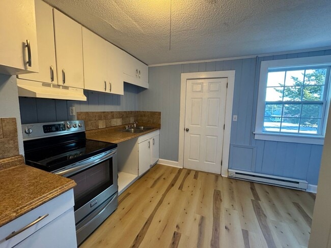 Building Photo - 603 4th Ave N