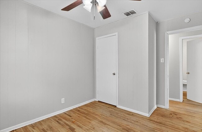 Building Photo - 11230 Blades- 3bed/1bath $1,195/month