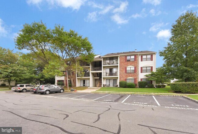 Building Photo - 6 Kite Ct