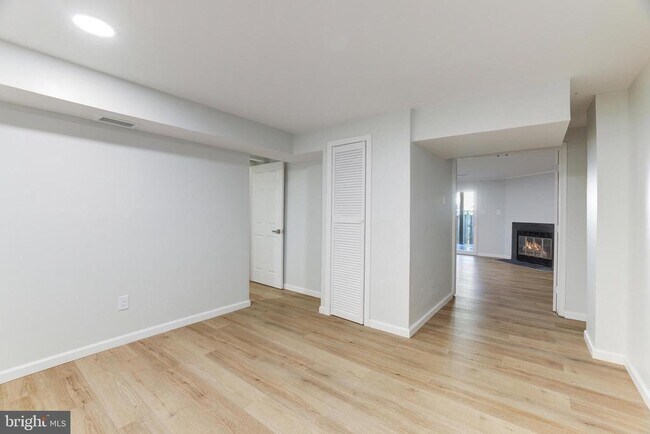 Building Photo - 1883 Inglebrook Dr