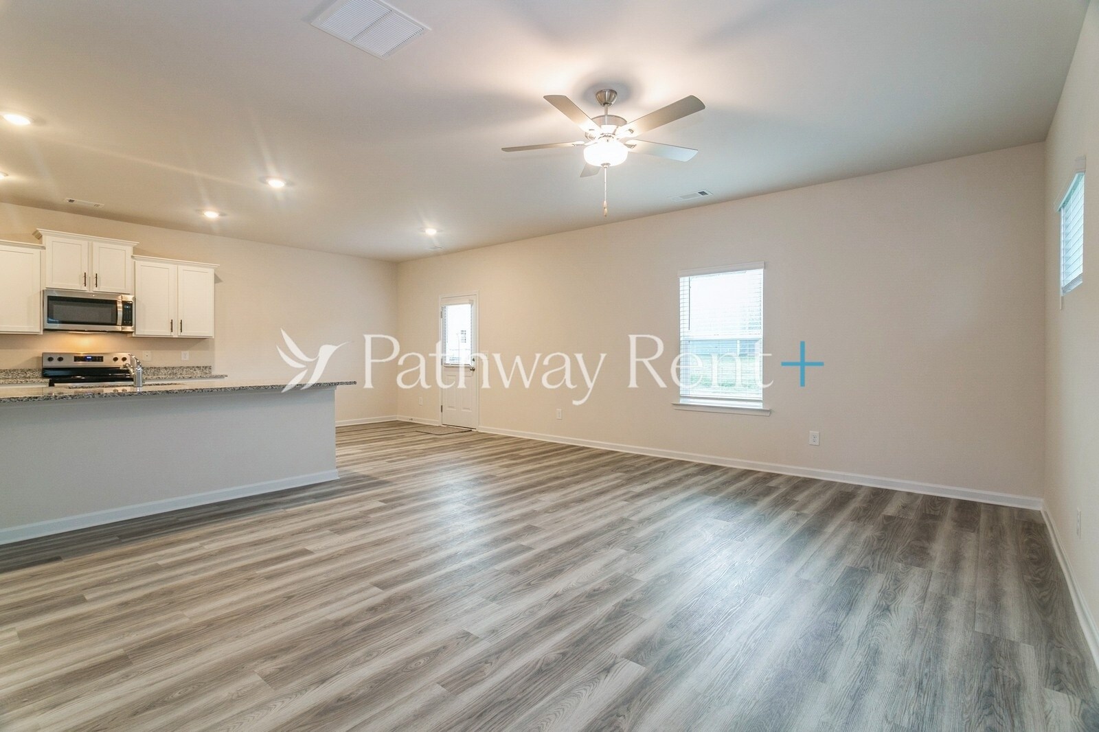 Building Photo - 631 Mackenzie Cv